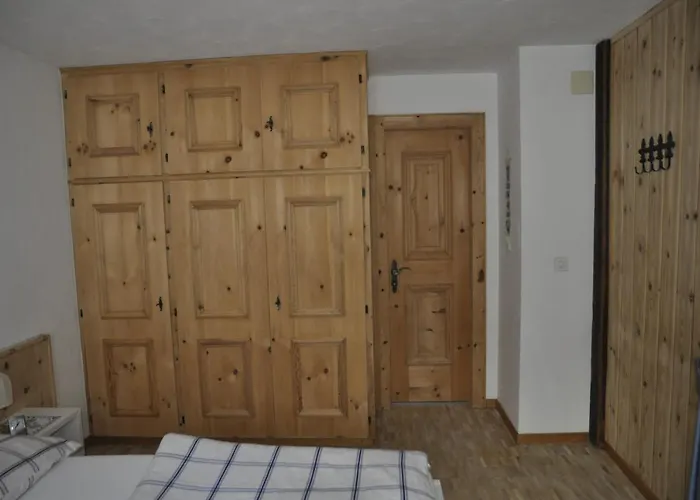 Chesa Viletta Apartment *